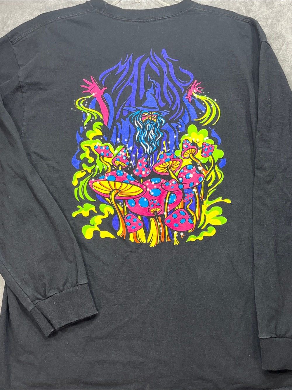 ALAB XL Psychedelic Wizard Mushroom Graphic Long Sleeve T Shirt Black